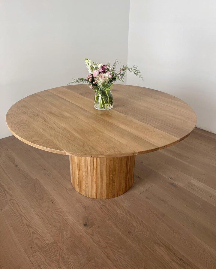 Lochlin Table