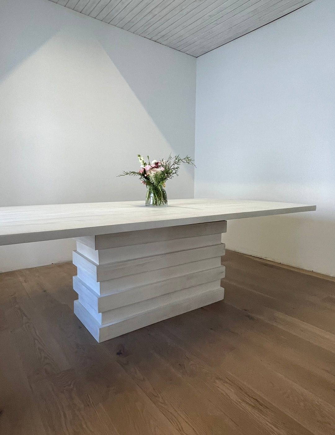Charlotte Table